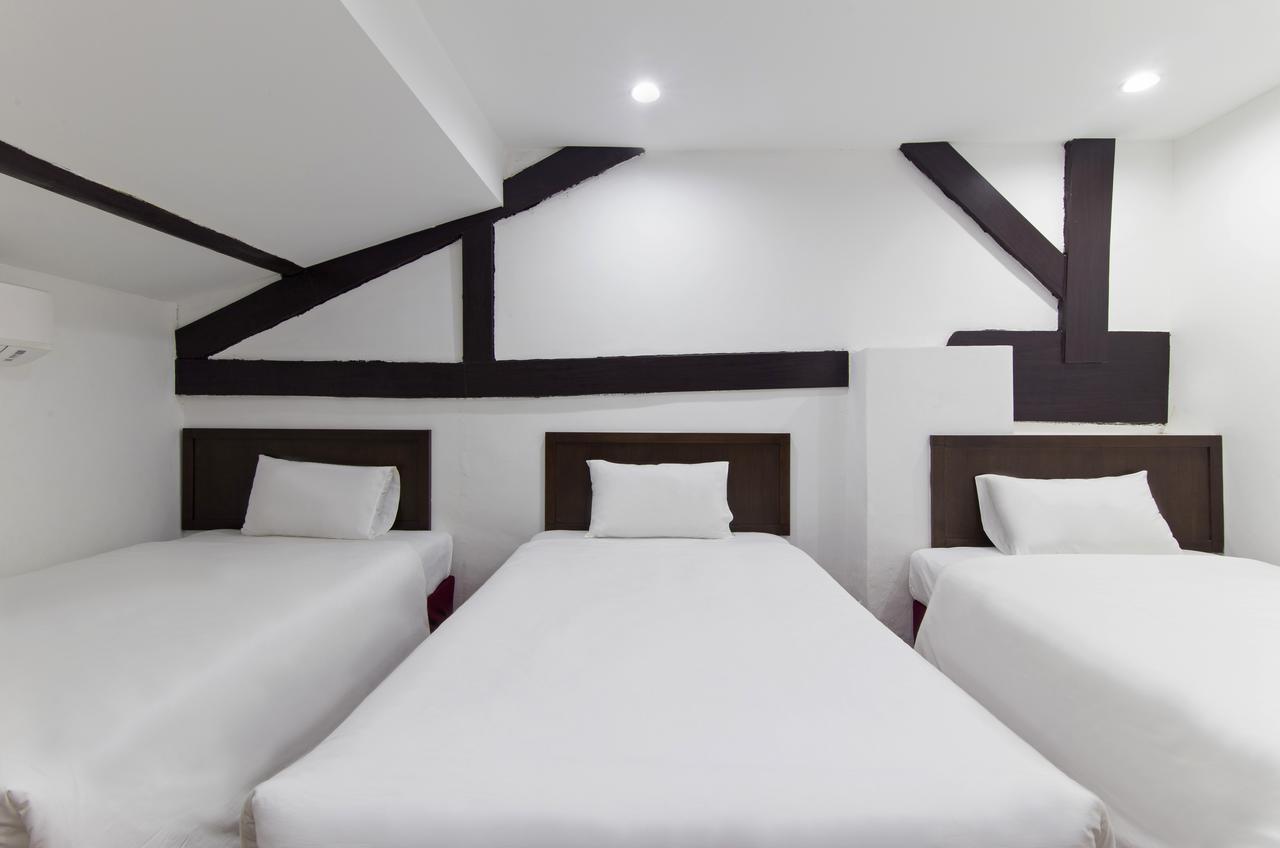 Charlies Boutique Hotel George Town Extérieur photo