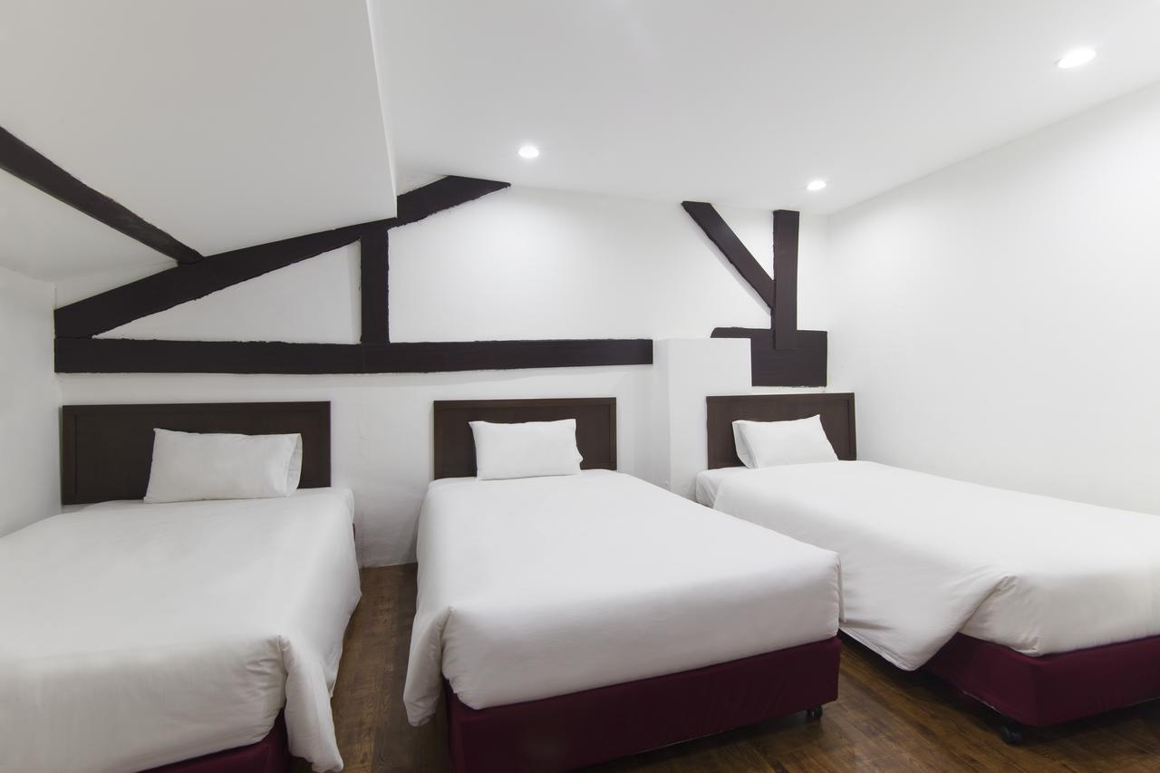 Charlies Boutique Hotel George Town Extérieur photo